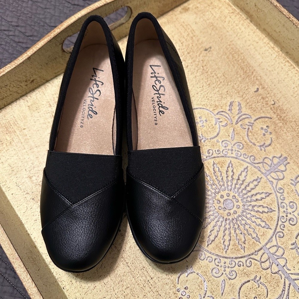 Black comfort flex by life stride. Never worn.
